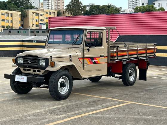 TOYOTA BANDEIRANTE 4.0 OJ55LP-BL3 4X4 CS DIESEL 2P MANUAL TOYOTA BANDEIRANTE 4.0 OJ55LP-BL3 4X4 CS DIESEL 2P MANUAL